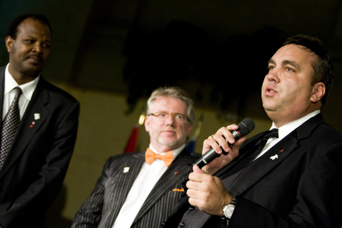 Wayne Elsey (à droite) fondateur de Soles4Souls (© Sébastien Lavallée, 2009)